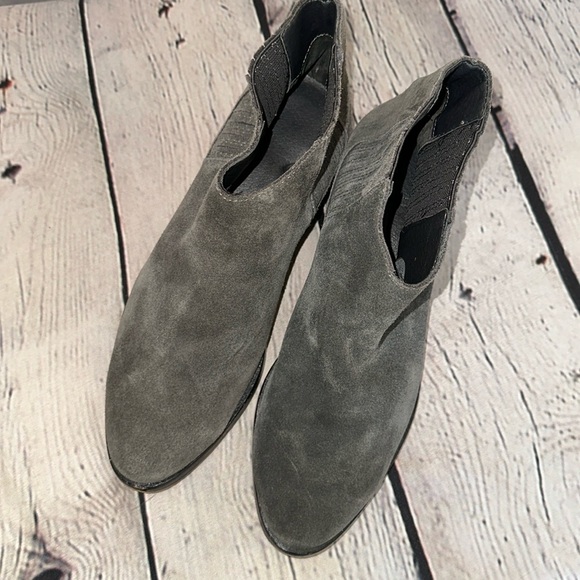 Dolce Vita Women’s Suede Slip On Booties - Picture 2 of 15